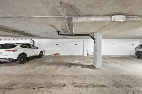 $339,900 | 5320 North Sheridan Road, Unit 403, Chicago, IL 60640