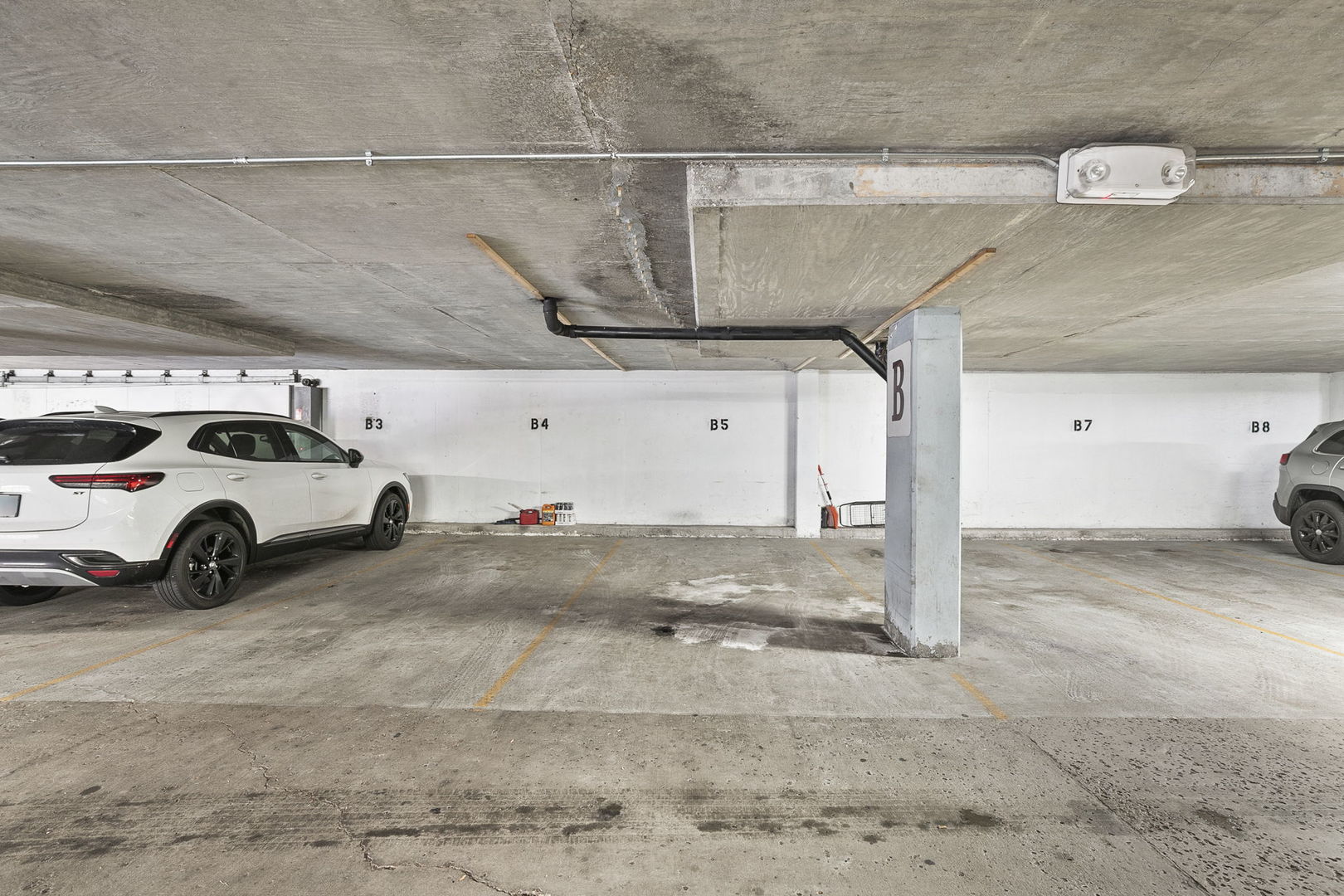 5320 North Sheridan Road, Unit 403 Chicago, IL 60640 - Photo 29 of 36 a view of a parking space