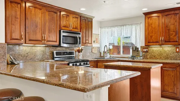 $1,149,000 | 213 Via Presa, San Clemente, CA 92672