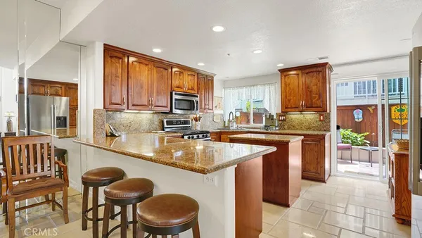 $1,149,000 | 213 Via Presa, San Clemente, CA 92672