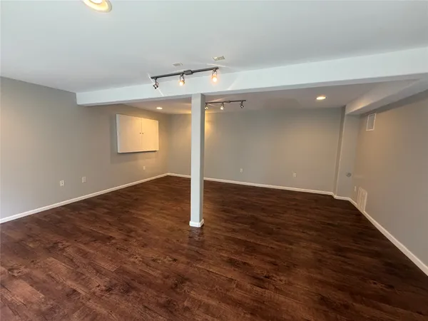 a view of utility room