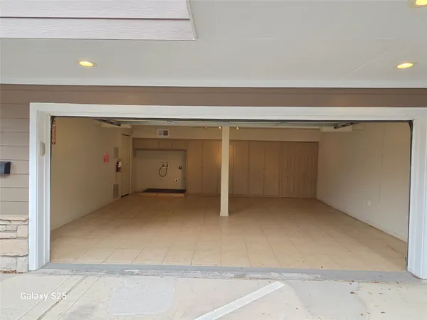 $2,425 | 102 East 5th Street, Houston, TX 77007