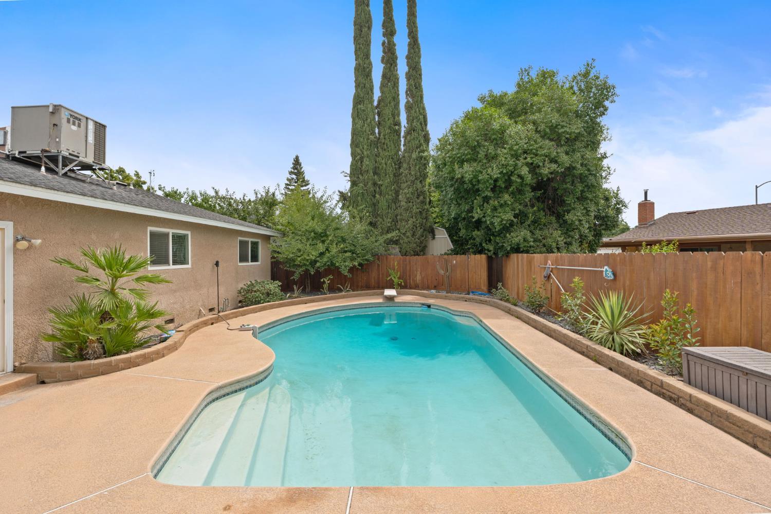 1422 Rall Avenue Clovis, CA 93611 - Photo 27 of 34