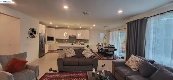 $3,800 | 6716 Anton Street, Tracy, CA 95377