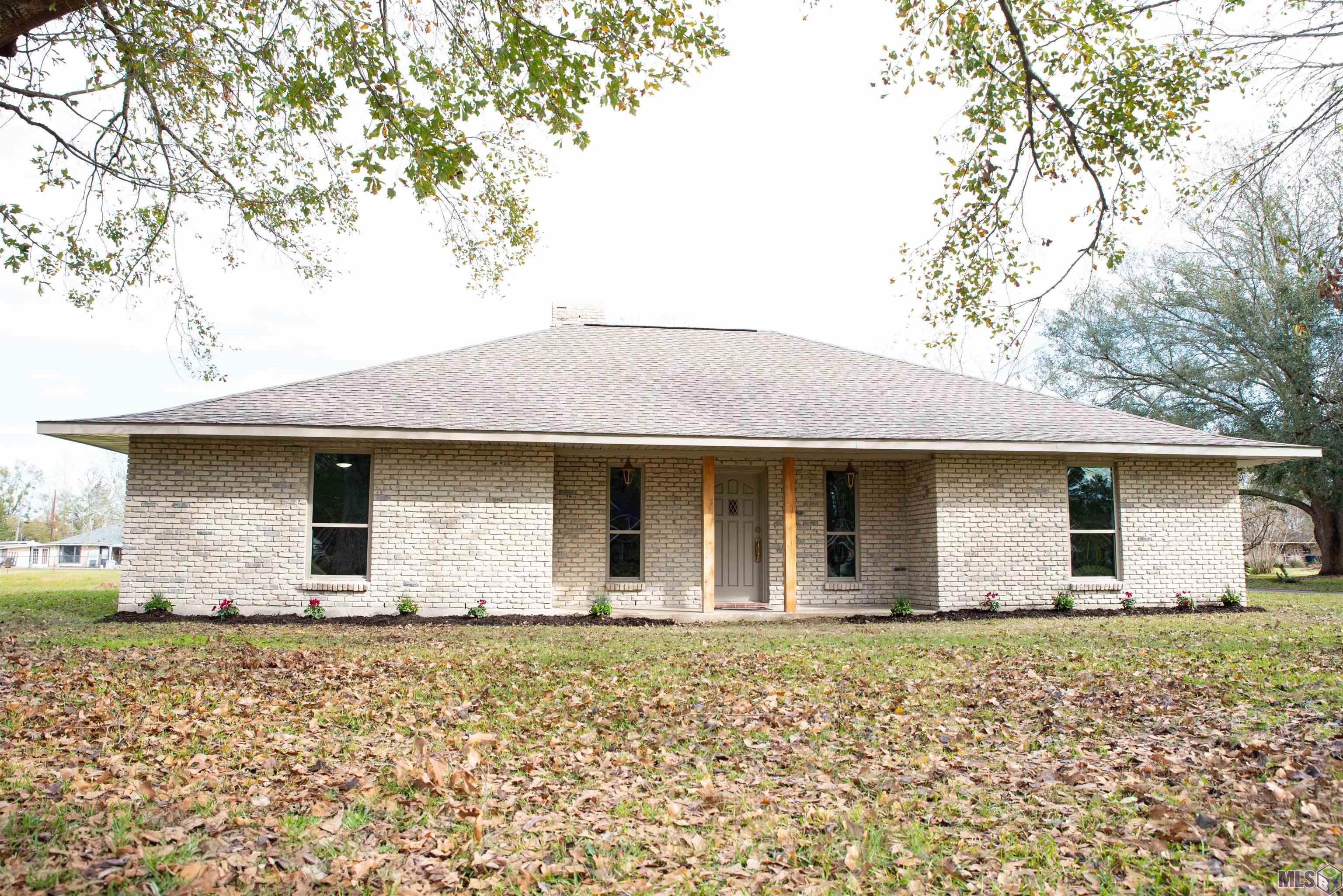 12472 Gravois Subdivision Road Gonzales, LA 70737 - Photo 20 of 37 Brand new ROOF and Windows