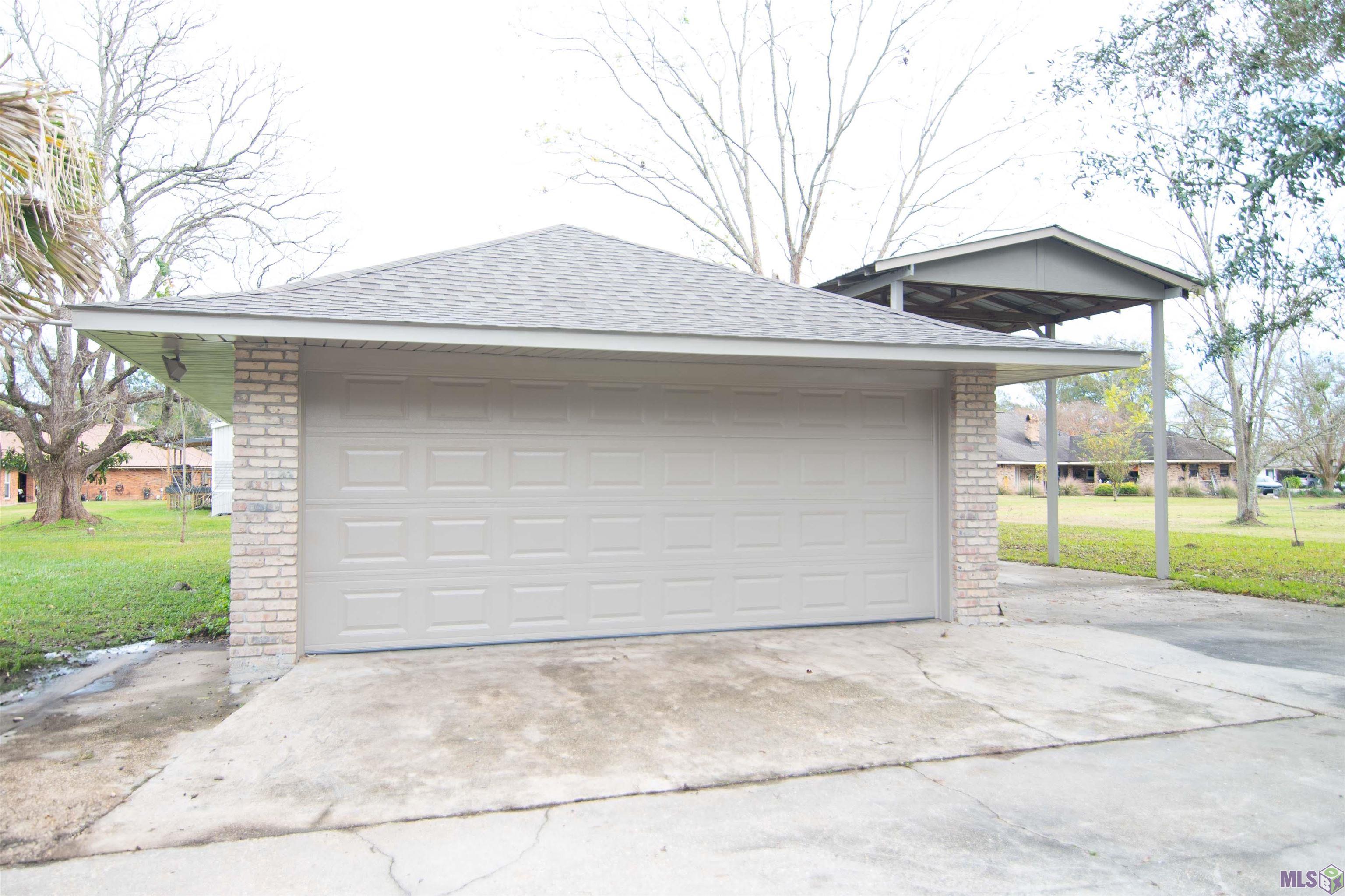 12472 Gravois Subdivision Road Gonzales, LA 70737 - Photo 34 of 37 detached garage