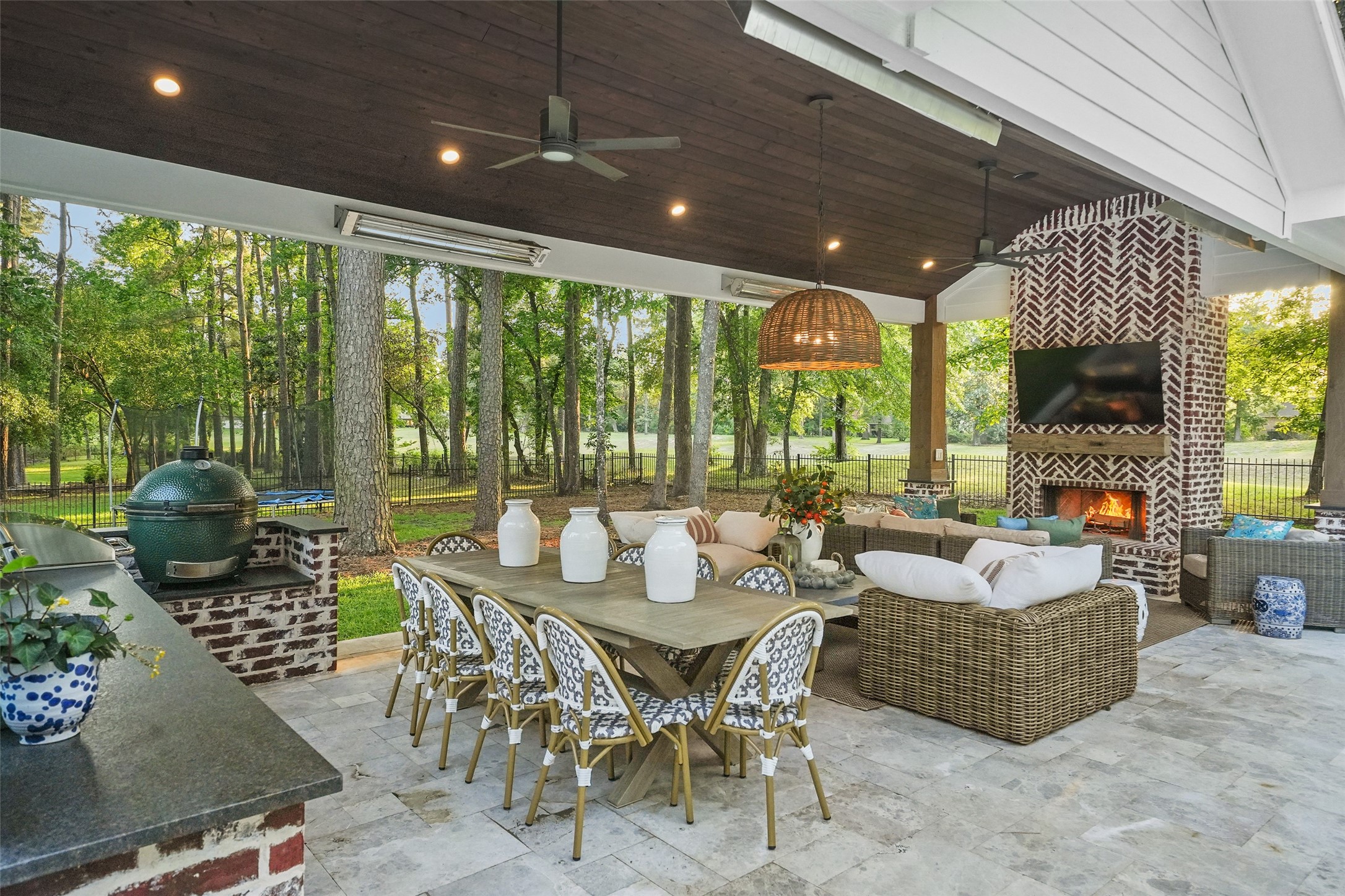 2207 Longmire Road Conroe, TX 77304 - Photo 37 of 46 a outdoor space with furniture and garden view