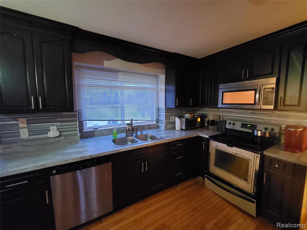 47050 Fieldview Court Canton, MI 48188 - Photo 6 of 8