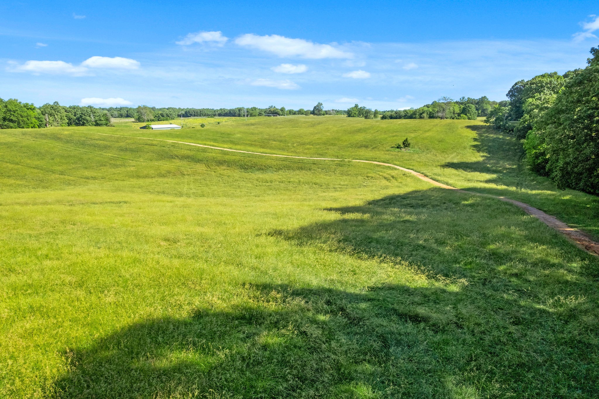 0 Happy Hills Acre Road Woodlawn, TN 37191 - Photo 28 of 32 a view of an ocean and mountain
