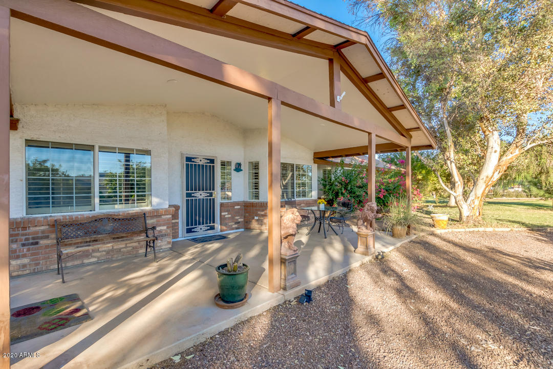 842 East Harwell Road Gilbert, AZ 85234 - Photo 3 of 89 04-Harwell