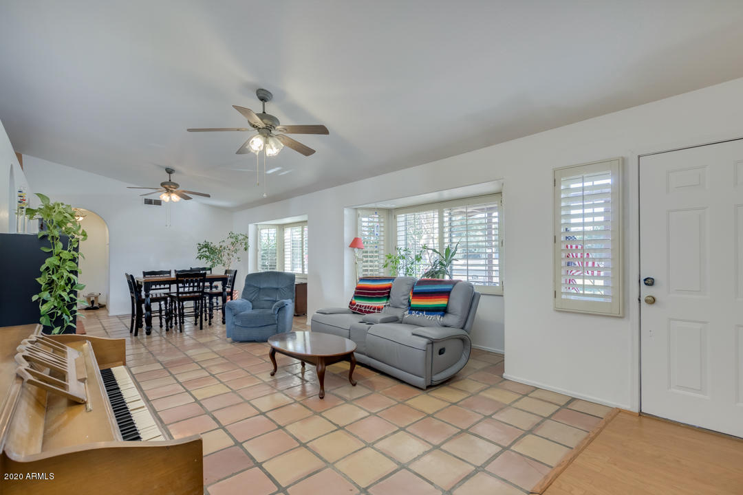 842 East Harwell Road Gilbert, AZ 85234 - Photo 6 of 89 07-Harwell