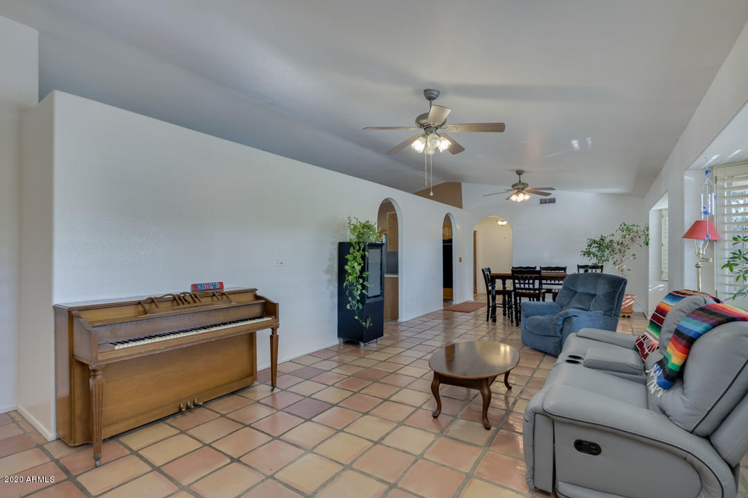 842 East Harwell Road Gilbert, AZ 85234 - Photo 7 of 89 08-Harwell