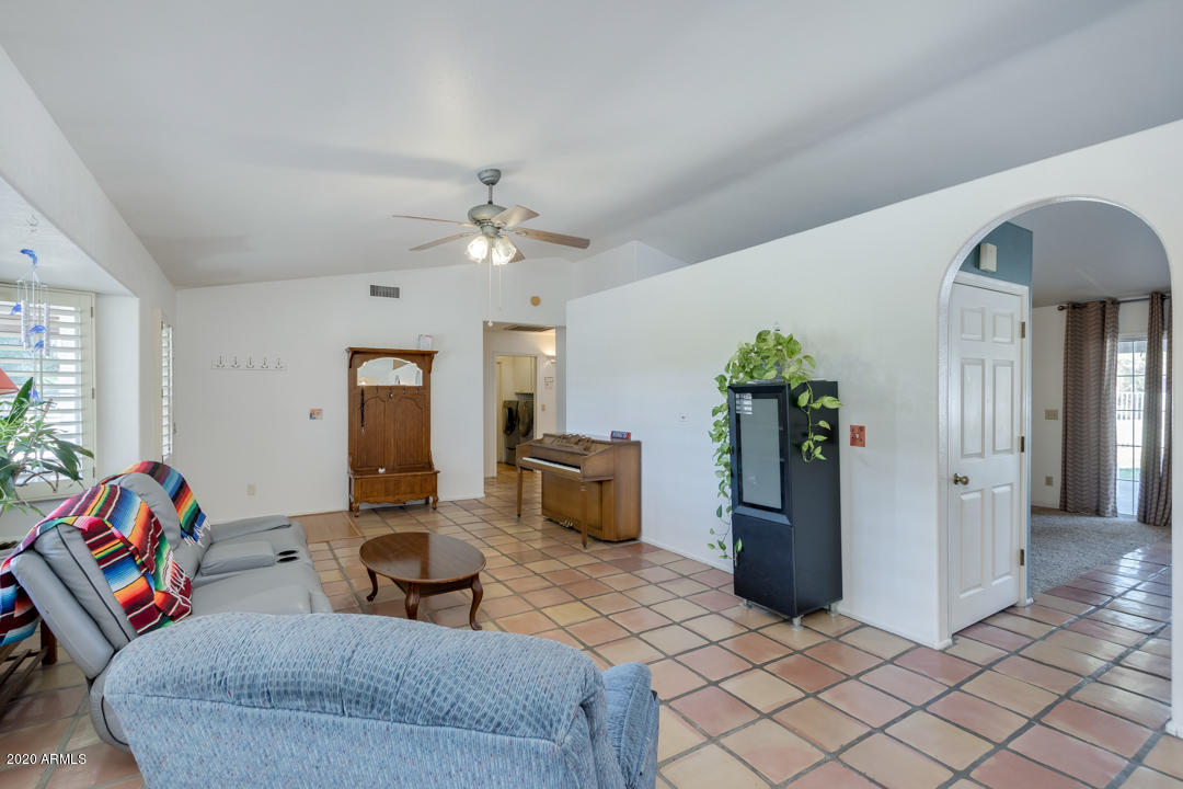 842 East Harwell Road Gilbert, AZ 85234 - Photo 9 of 89 10-Harwell