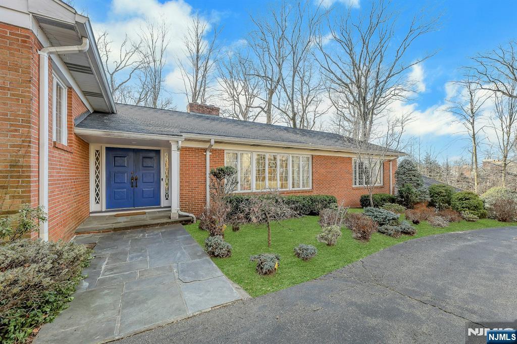 32 Litchfield Way Alpine, NJ 07620 - Photo 4 of 30
