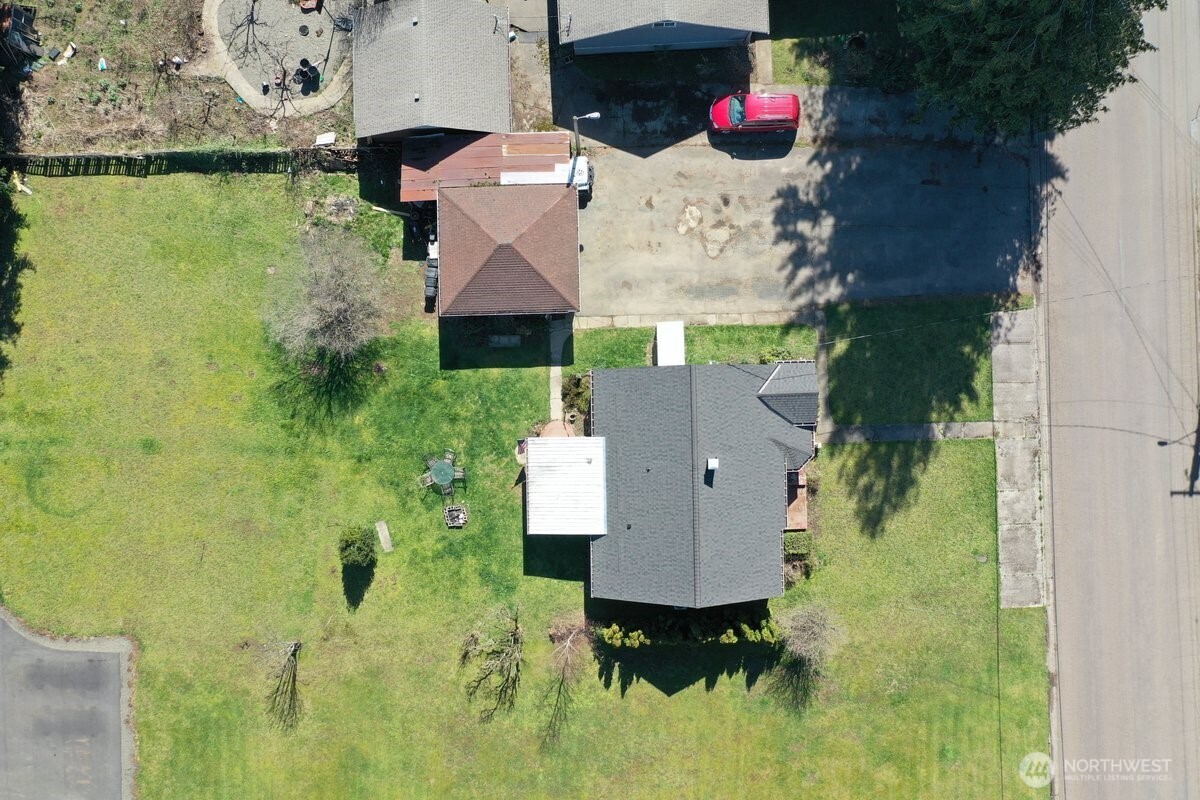 325 3rd Street Morton, WA 98356 - Photo 38 of 40 an aerial view of residential house with pool and yard