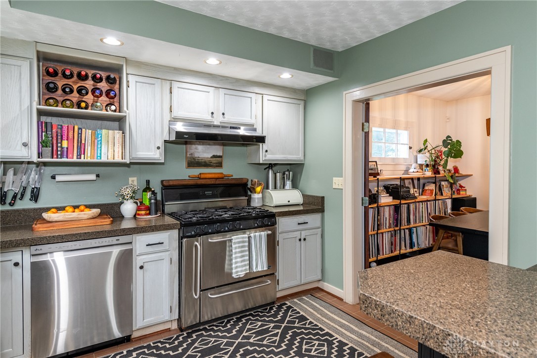 568 Shroyer Road Dayton, OH 45419 - Photo 11 of 43 Gallery Image 11