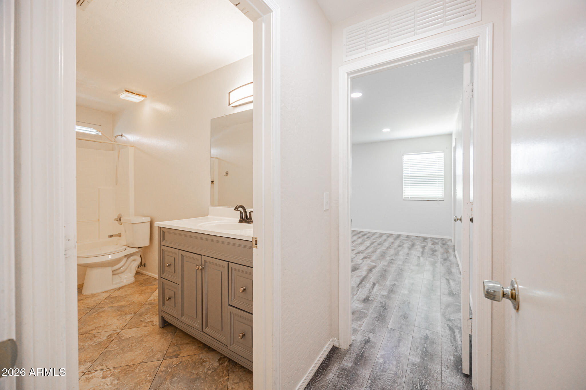 2913 West Fremont Rd. Phoenix, AZ 85041 - Photo 28 of 39