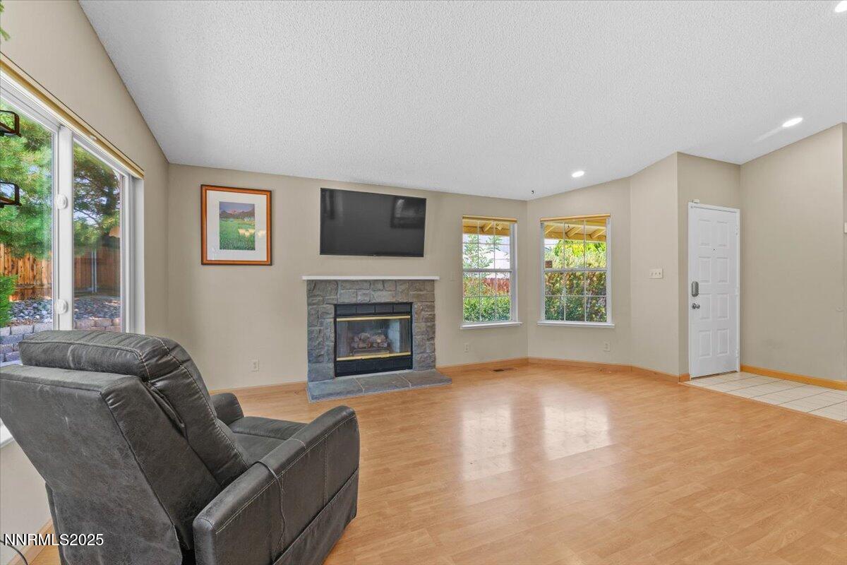 6320 Moon Ridge Terrace Reno, NV 89523 - Photo 5 of 35 _LR3