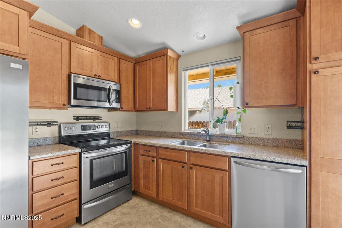 6320 Moon Ridge Terrace Reno, NV 89523 - Photo 9 of 35 _KTCH2