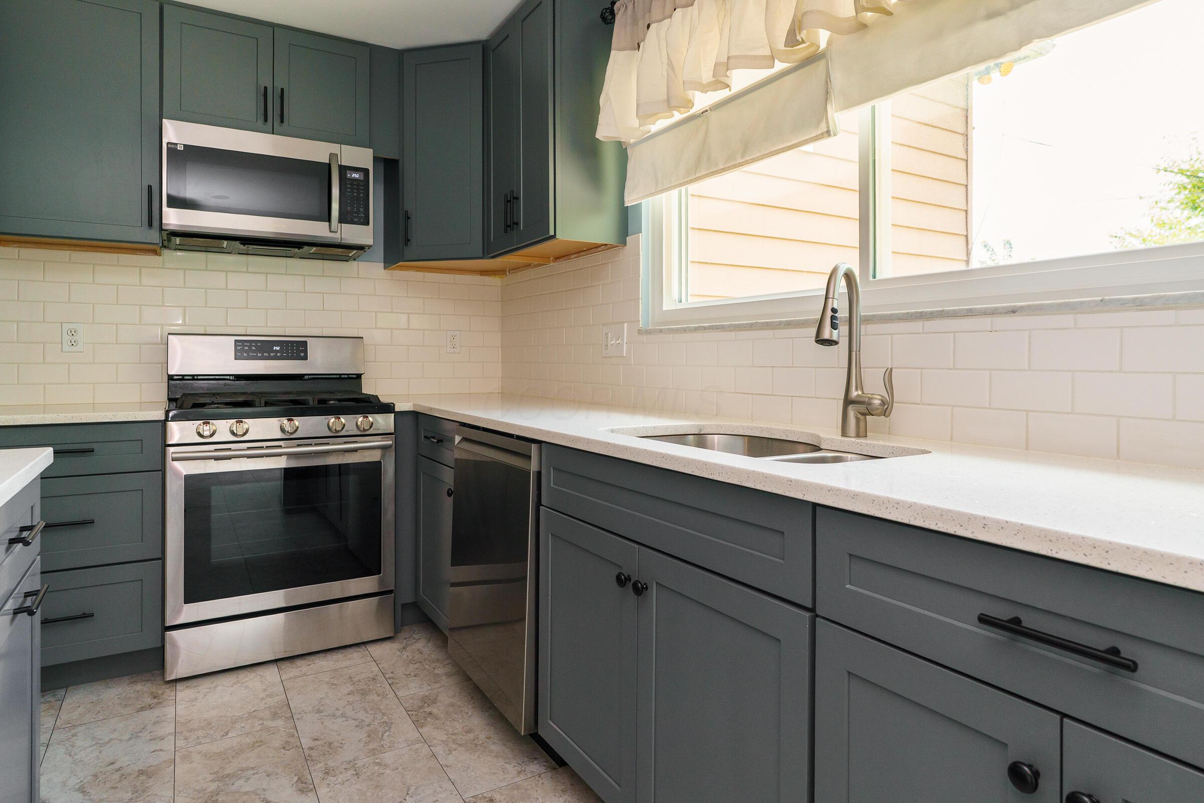 2126 Trent Road Columbus, OH 43229 - Photo 9 of 28 2126 Trent Rd-19