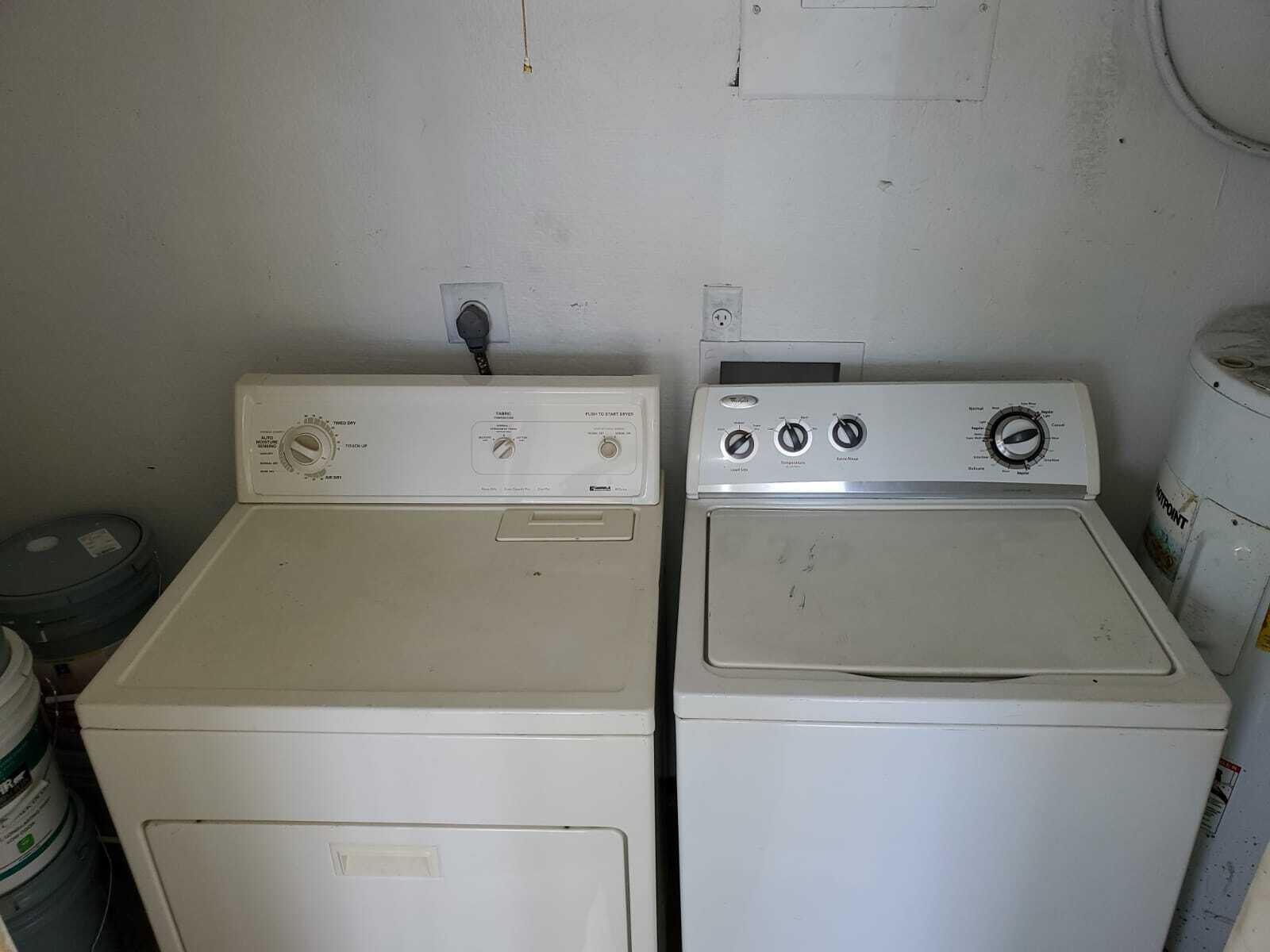 958 West 3rd Street Riviera Beach, FL 33404 - Photo 10 of 10 a utility room with dryer and washer