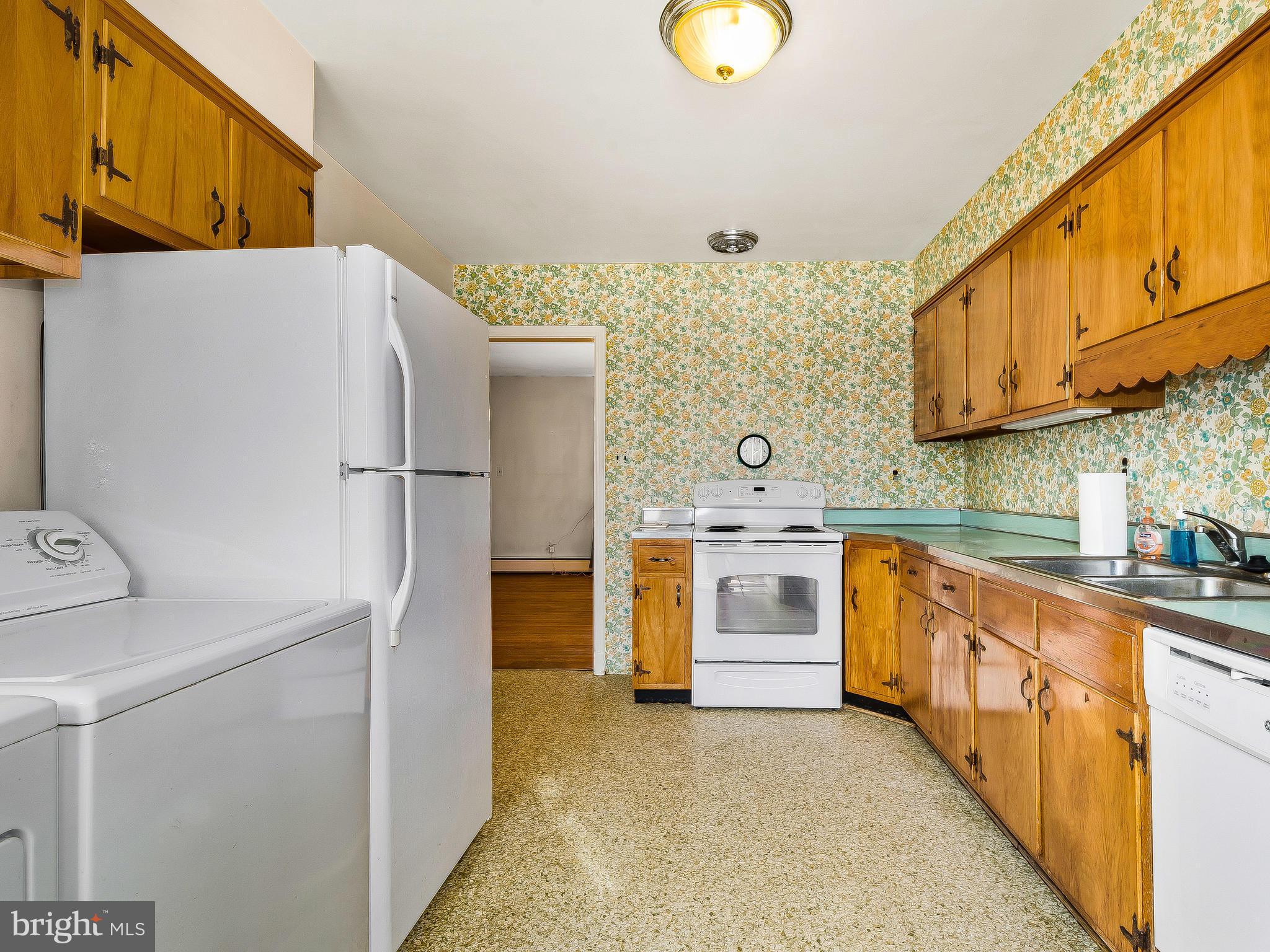 17305 Batchellors Forest Road Olney, MD 20832 - Photo 10 of 30 Kitchen