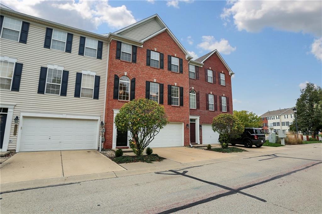 12032 Esty Way Carmel, IN 46033 - Photo 3 of 42