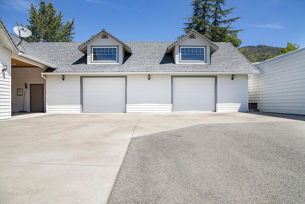 2315 Northeast Scoville Road Grants Pass, OR 97526 - Photo 6 of 53 Shop