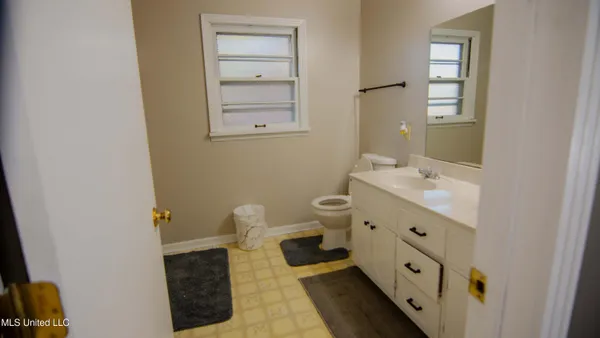 $200,000 | 105 Park Street, Batesville, MS 38606