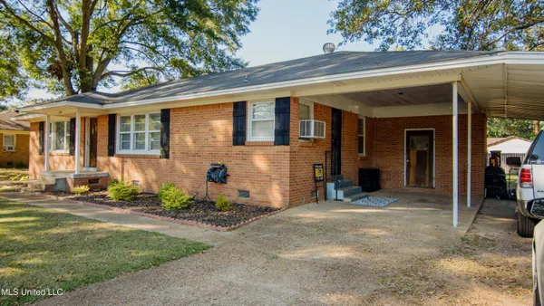 $200,000 | 105 Park Street, Batesville, MS 38606