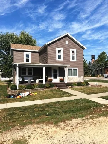 $199,900 | 307 South Rantoul Street, Lena, IL 61048