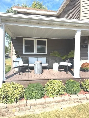 $199,900 | 307 South Rantoul Street, Lena, IL 61048