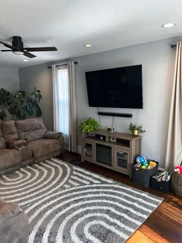 $199,900 | 307 South Rantoul Street, Lena, IL 61048