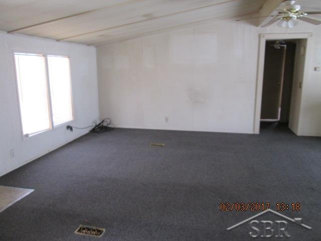 9084 North Leaton Road Clare, MI 48617 - Photo 5 of 13 31312992-4.JPG