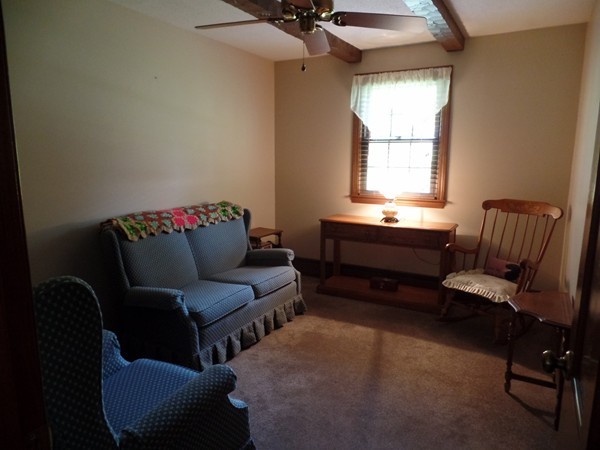 7 Coombs Road Rochester, MA 02770 - Photo 9 of 16 a living room with furniture and a window