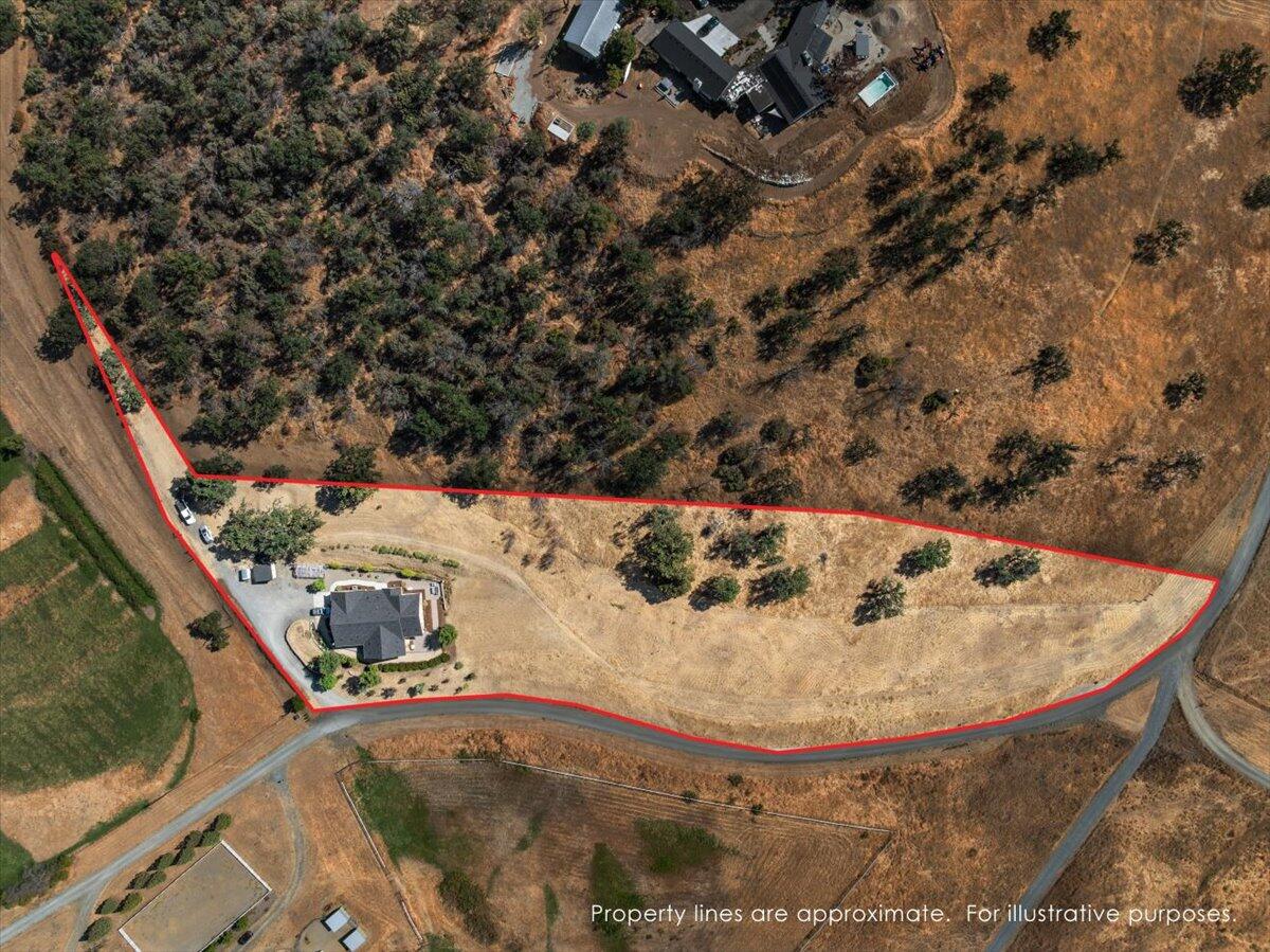 4856 Payne Road Medford, OR 97504 - Photo 45 of 49 Aerial view with property lines