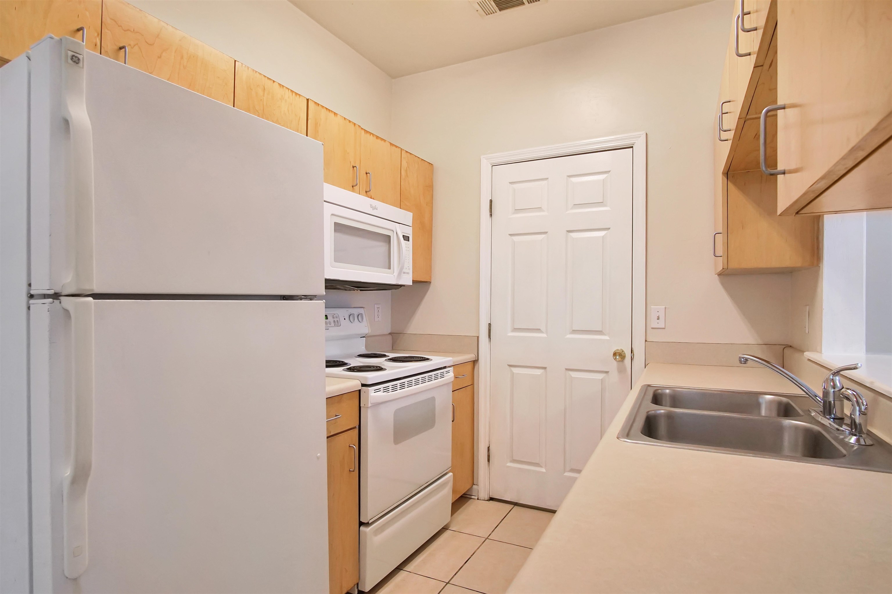 2403 Hartsfield Road, Unit 601 Tallahassee, FL 32303 - Photo 12 of 33