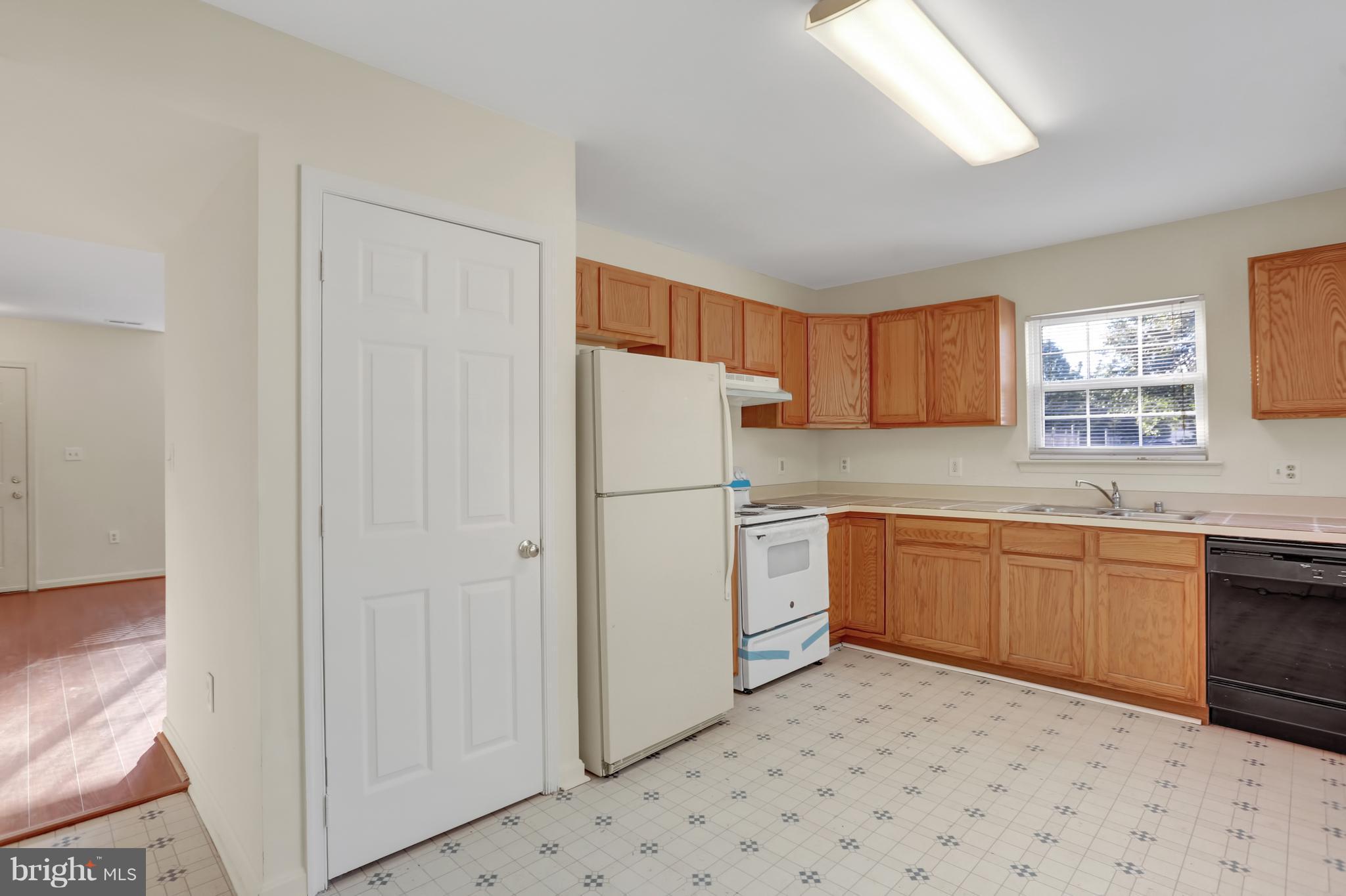 493 Sagner Avenue Frederick, MD 21701 - Photo 7 of 26 Kitchen