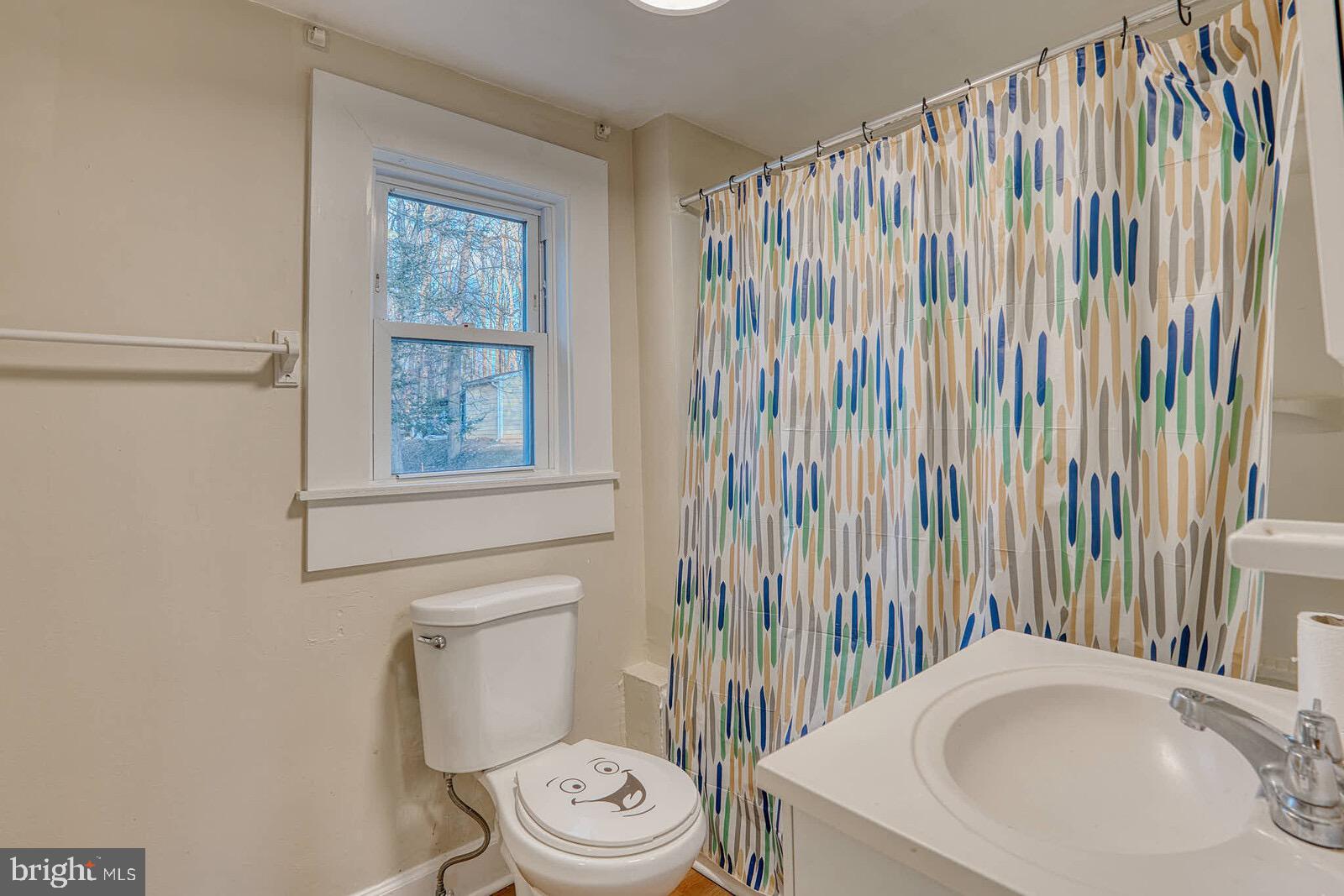 2360 Cool Spring Road Hyattsville, MD 20783 - Photo 47 of 54 Bathroom