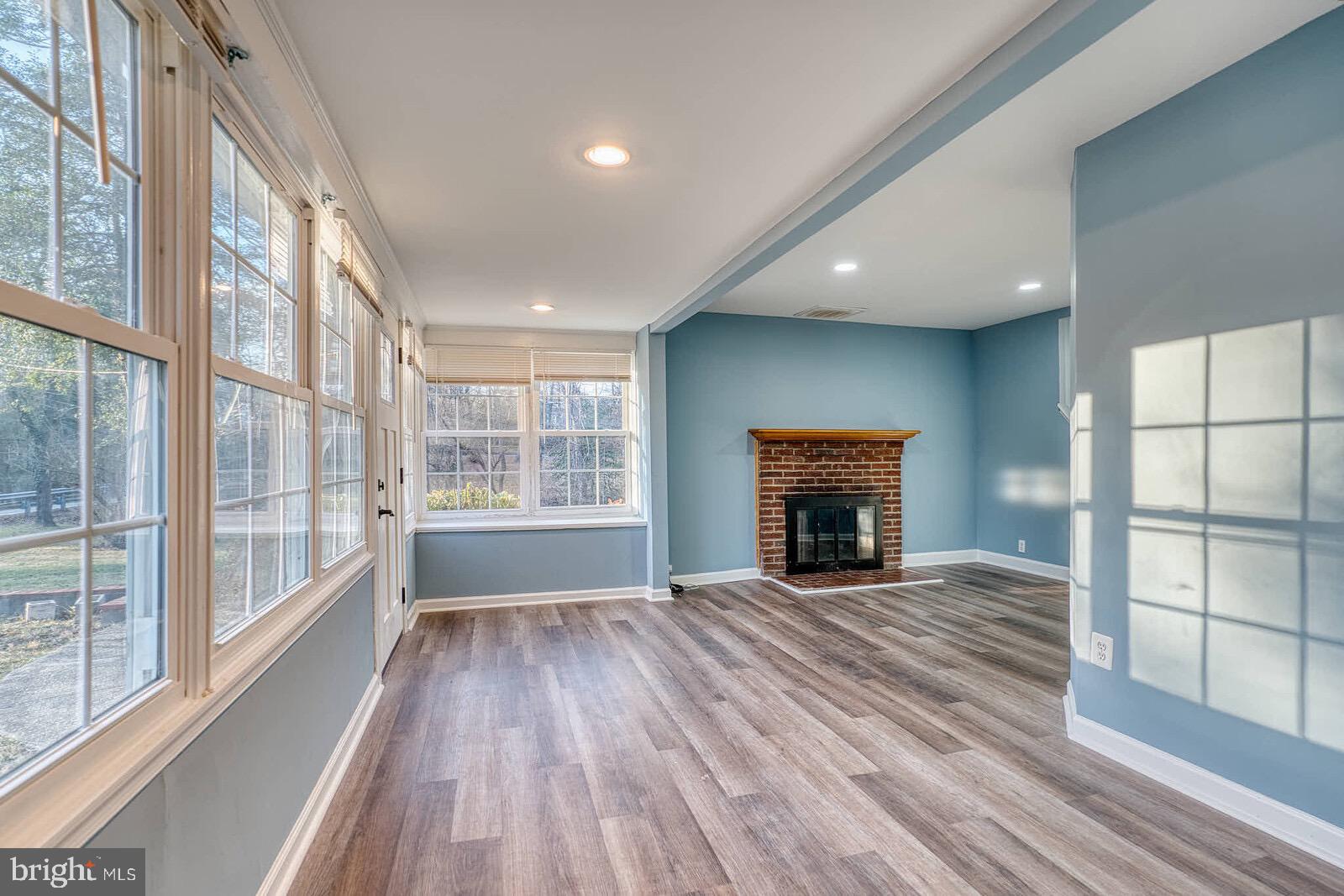 2360 Cool Spring Road Hyattsville, MD 20783 - Photo 9 of 54 Living Room