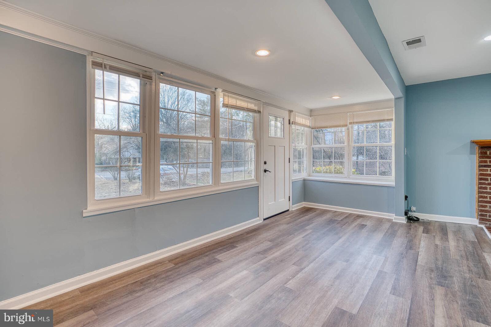 2360 Cool Spring Road Hyattsville, MD 20783 - Photo 10 of 54 Living Room