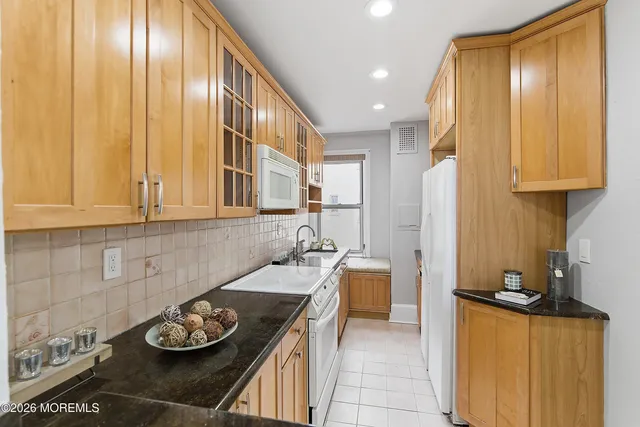 $3,000 | 400 Deal Lake Drive, Unit 7J, Asbury Park, NJ 07712