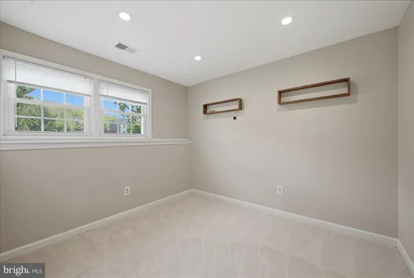 $525,000 | 1443 Bluemont Court, Herndon, VA 20170