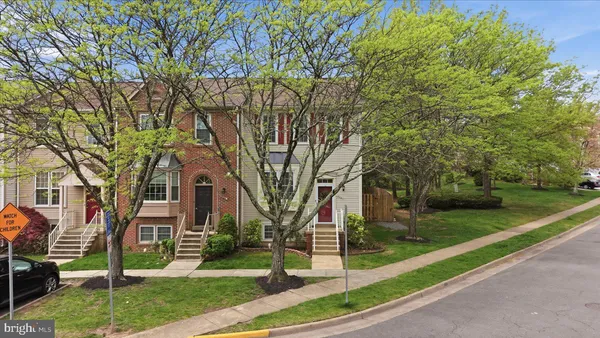 $525,000 | 1443 Bluemont Court, Herndon, VA 20170