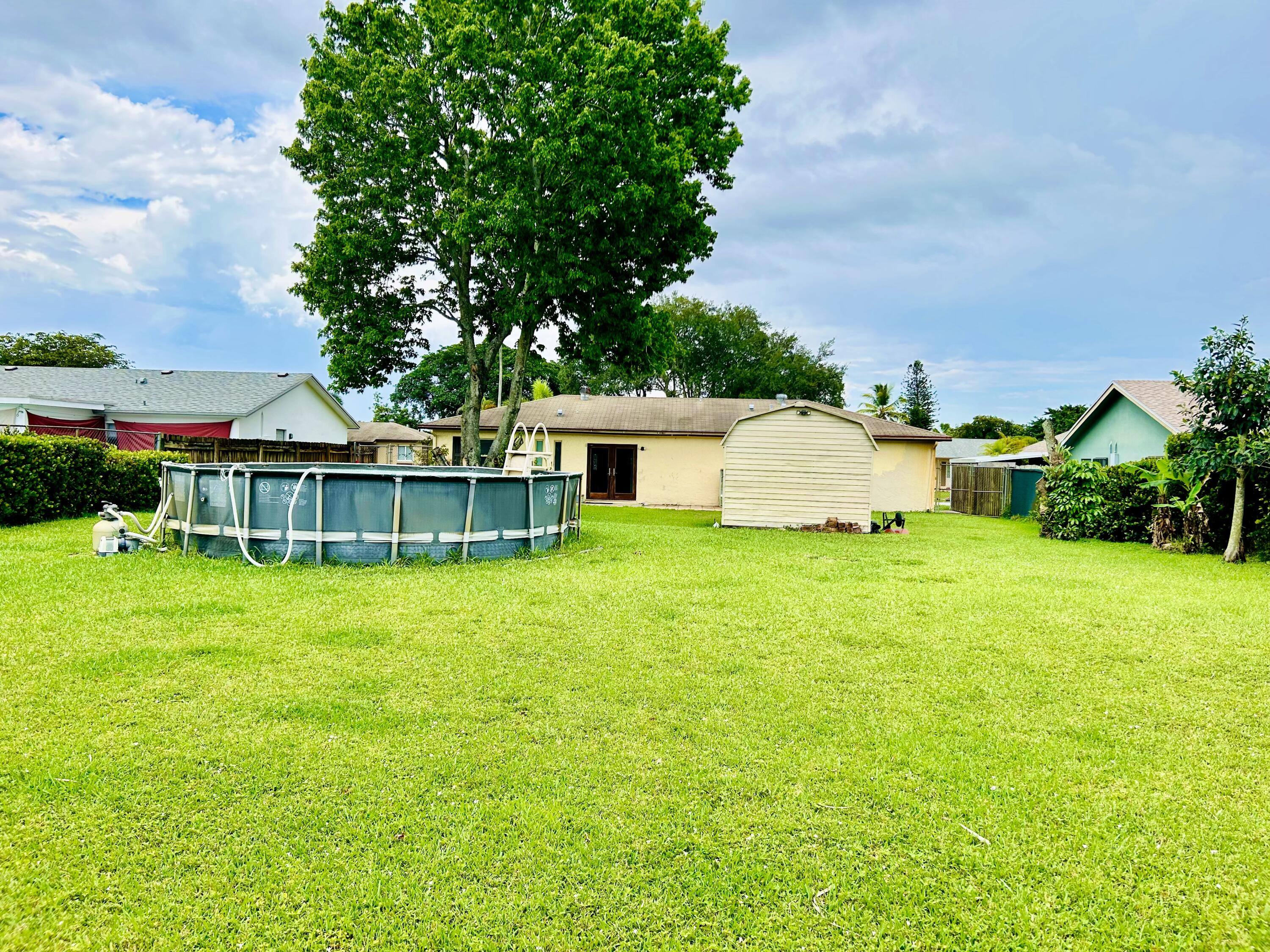 19487 Delaware Circle Boca Raton, FL 33434 - Photo 16 of 23 YARD