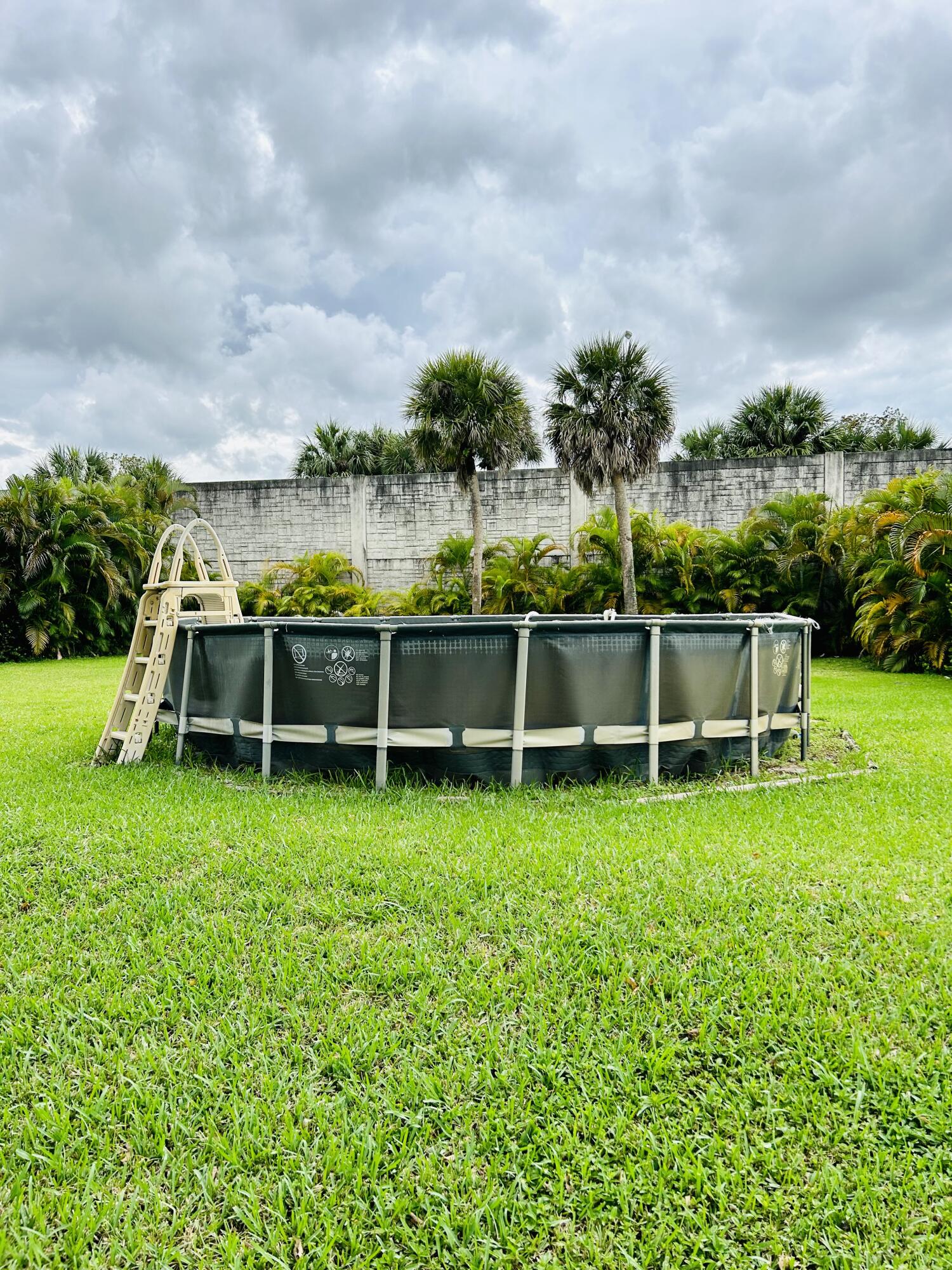 19487 Delaware Circle Boca Raton, FL 33434 - Photo 19 of 23 POOL