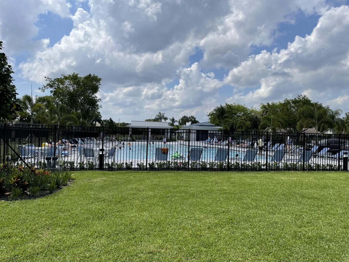 19487 Delaware Circle Boca Raton, FL 33434 - Photo 22 of 23 COMMUNITY POOL