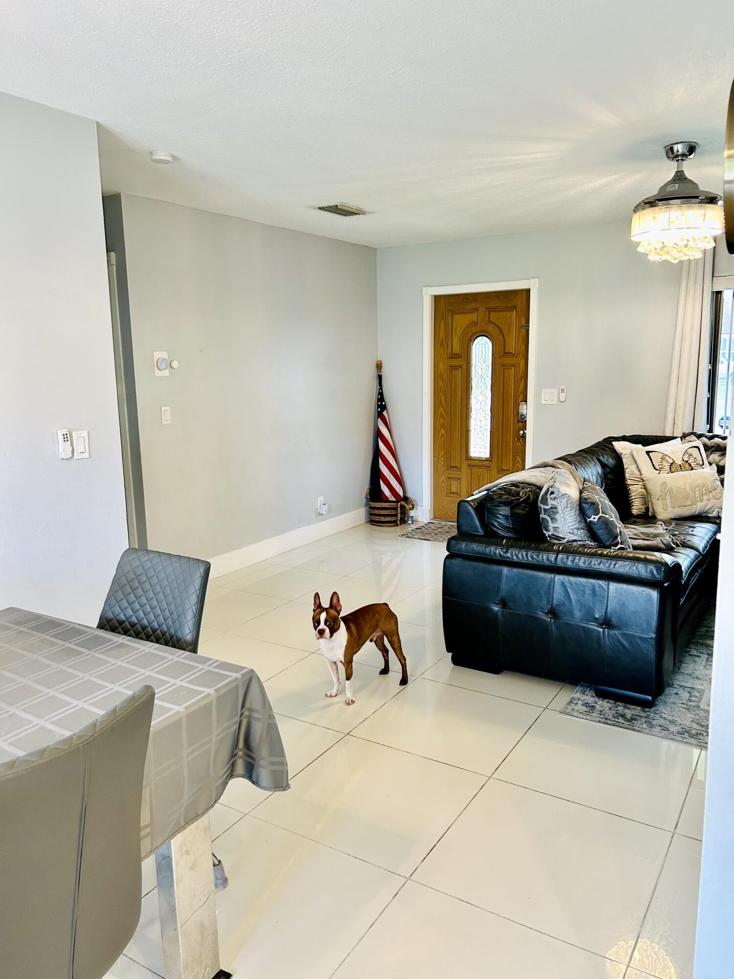 19487 Delaware Circle Boca Raton, FL 33434 - Photo 7 of 23 MAIN LIVING