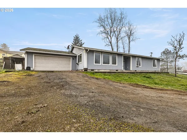 $365,000 | 220 Southeast Wells Road, Oakland, OR 97462