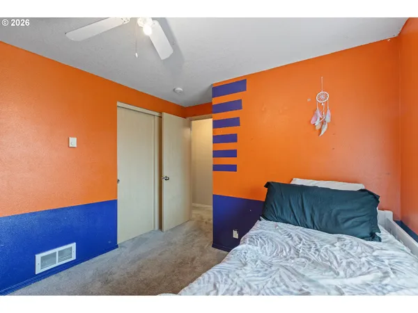 $365,000 | 220 Southeast Wells Road, Oakland, OR 97462